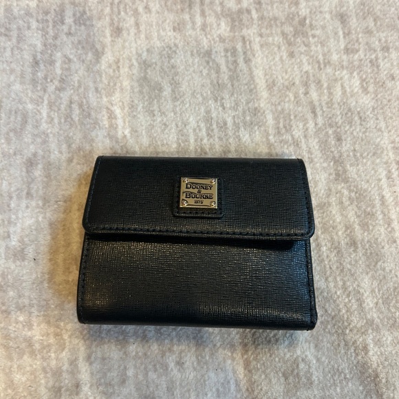 Authentic Dooney & Bourke Saffiano Leather Kyra Crossbody and Matching Wallet - Picture 12 of 16